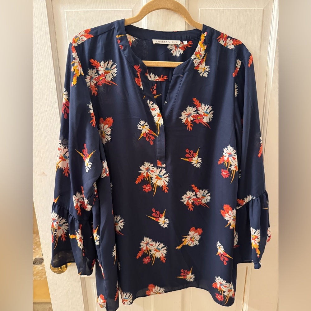 Violet & Claire flowered blouse with peasant sleeves navy red and white 2X